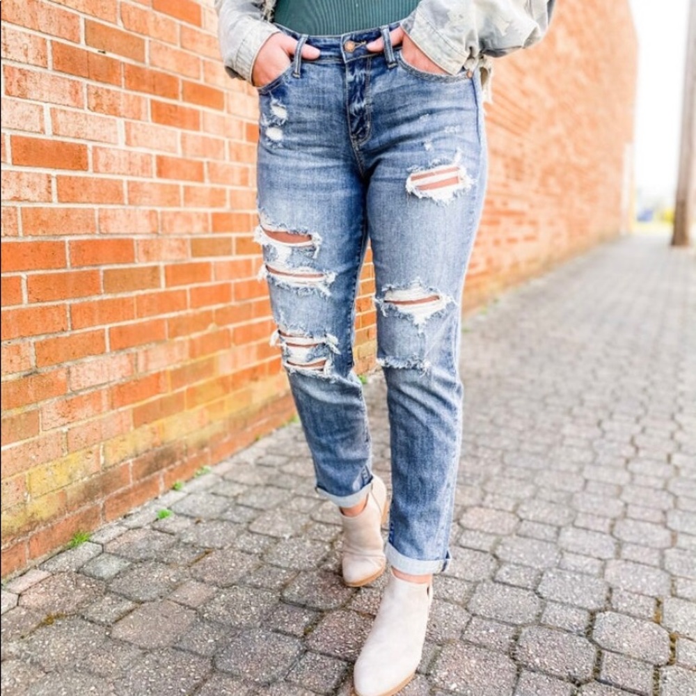 Judy Blue Distressed Boyfriend Jeans